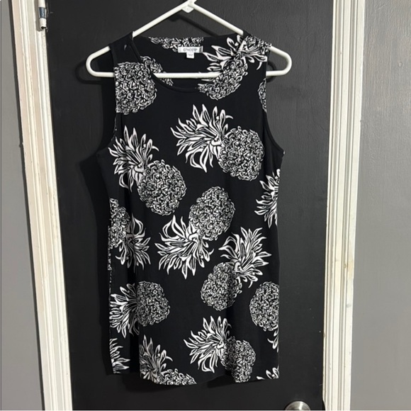 3/$14 Chico’s Pima Cotton Pineapple Tunic w/ Pockets Size: 1 US M - Picture 2 of 8
